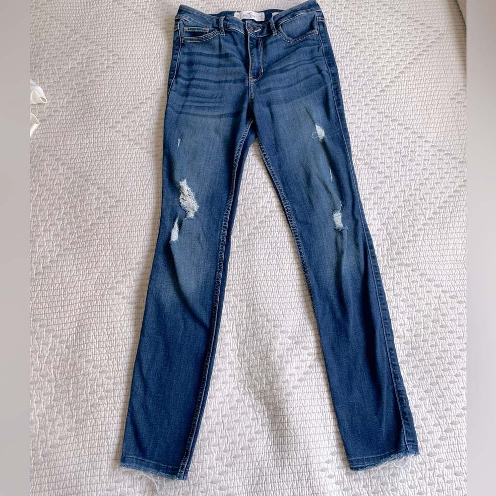 Hollister Jeans High Rise Super Skinny Dark Wash Destroyed Distressed